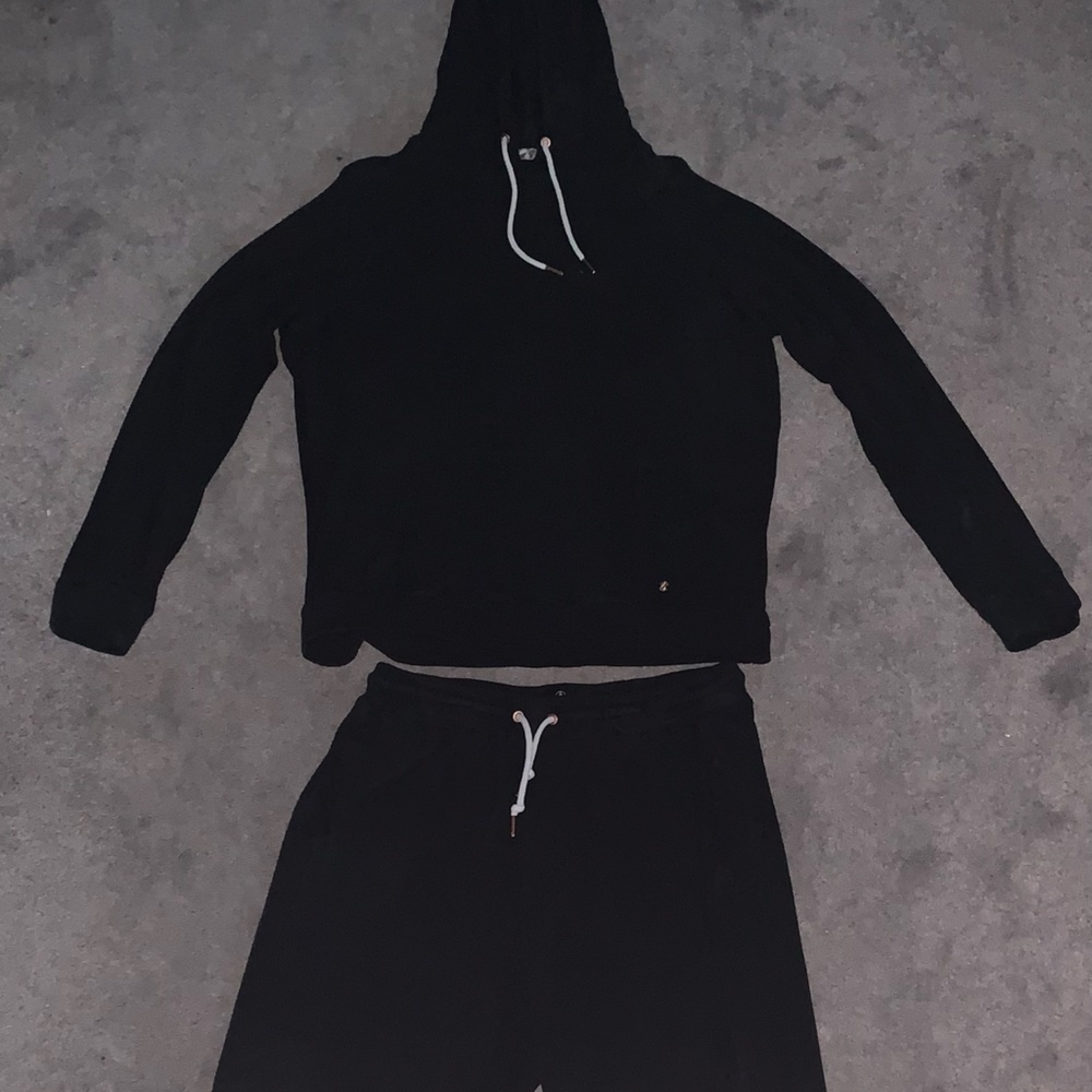 Volcom matching lounge suit size M